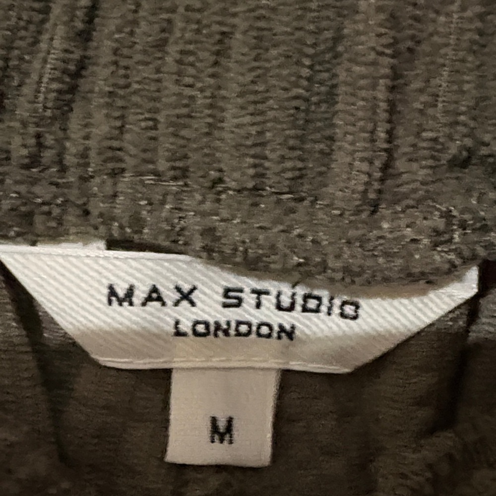 Max Studio Women's Cropped Olive Pants - Picture 5 of 5
